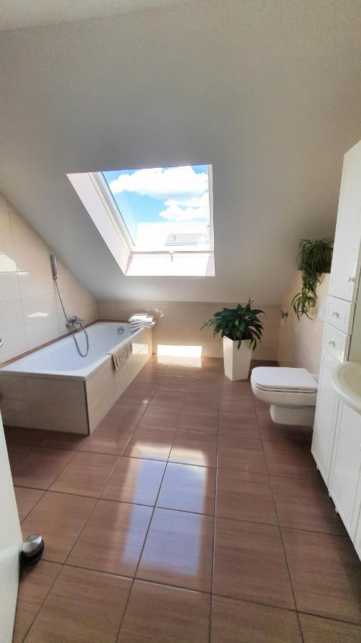 אטנהיים Ferienwohnung Valerie מראה חיצוני תמונה