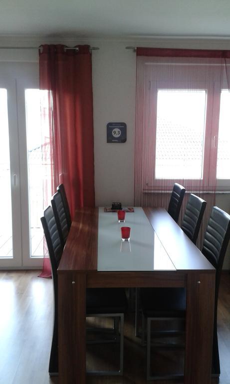 אטנהיים Ferienwohnung Valerie מראה חיצוני תמונה